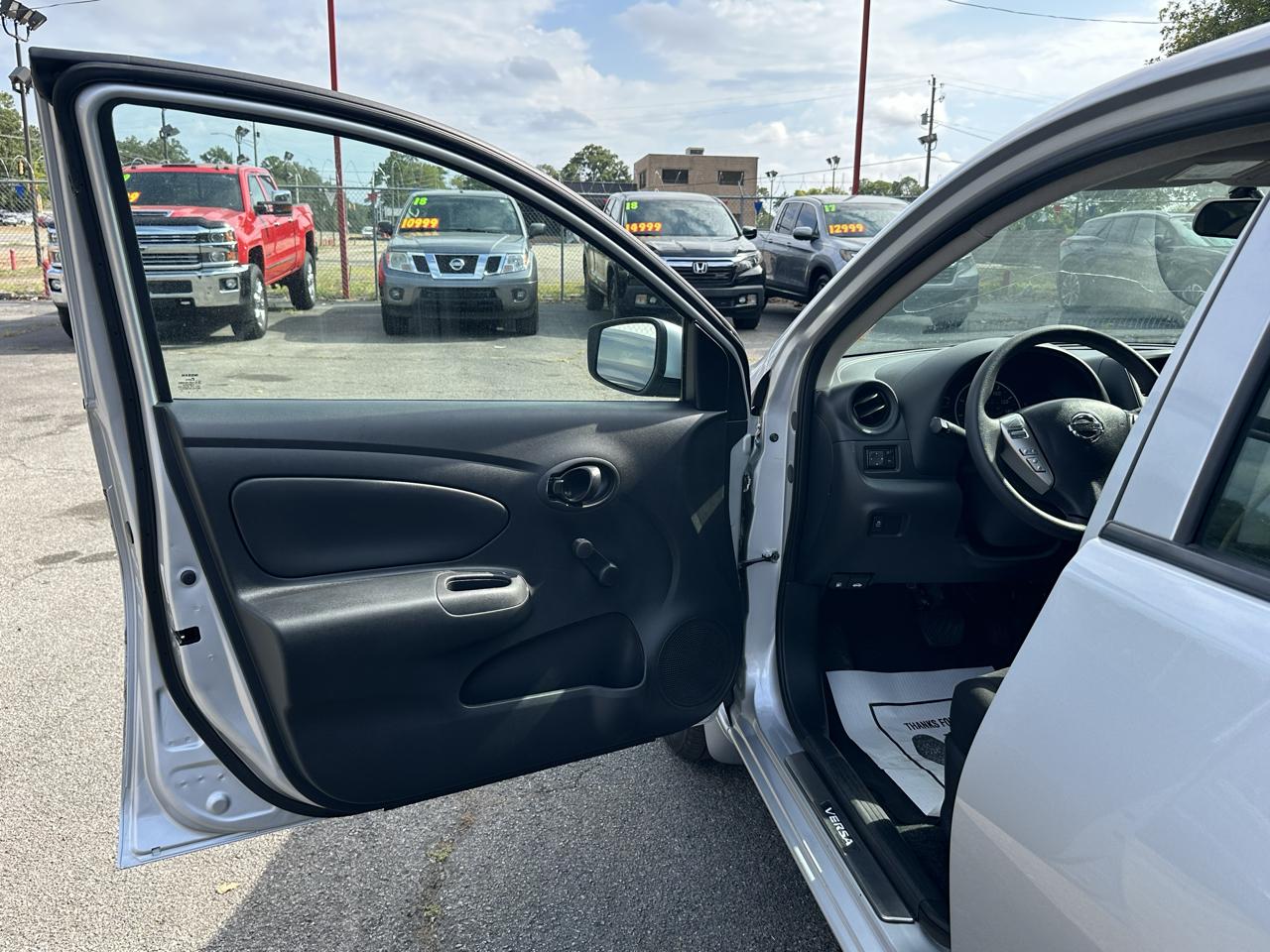 Nissan Versa Sedan S Plus CVT 2018