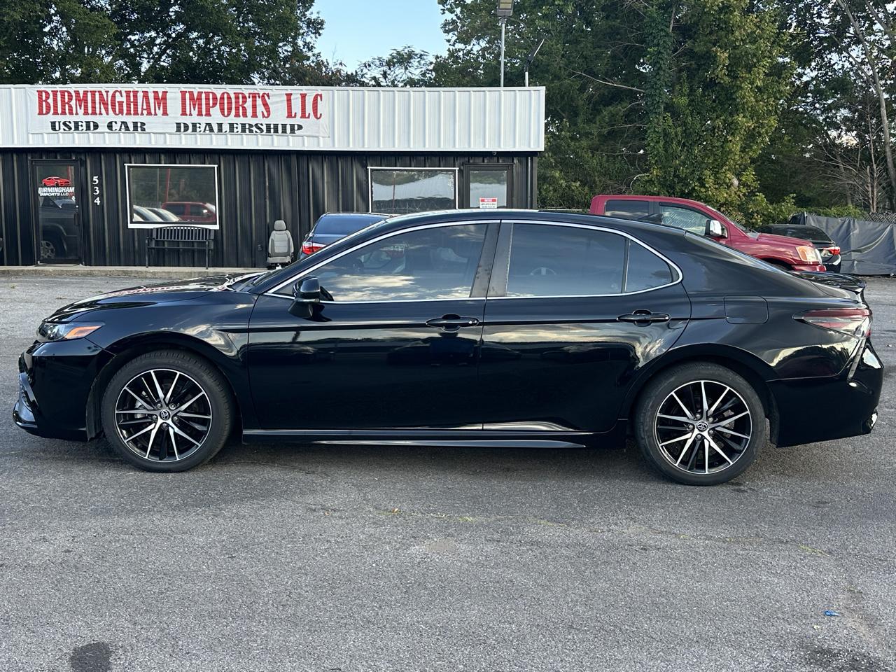 Toyota Camry Hybrid SE Nightshade CVT (Natl) 2023