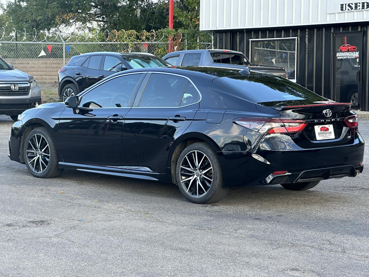 Toyota Camry Hybrid SE Nightshade CVT (Natl) 2023