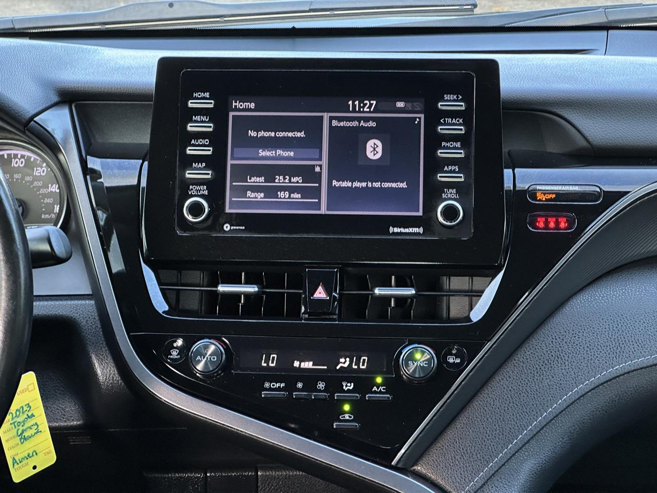 Toyota Camry Hybrid SE Nightshade CVT (Natl) 2023
