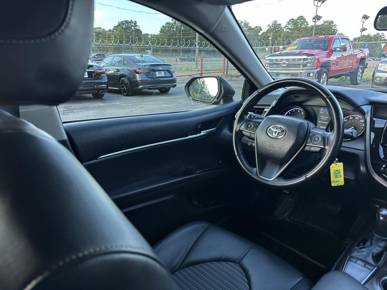 Toyota Camry Hybrid SE Nightshade CVT (Natl) 2023