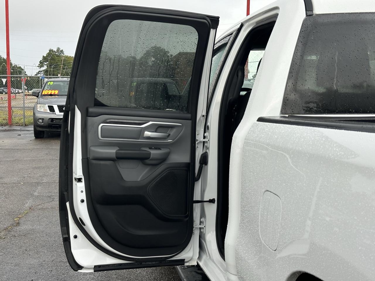 RAM 1500 Big Horn 4x2 Quad Cab 6'4" Box 2022
