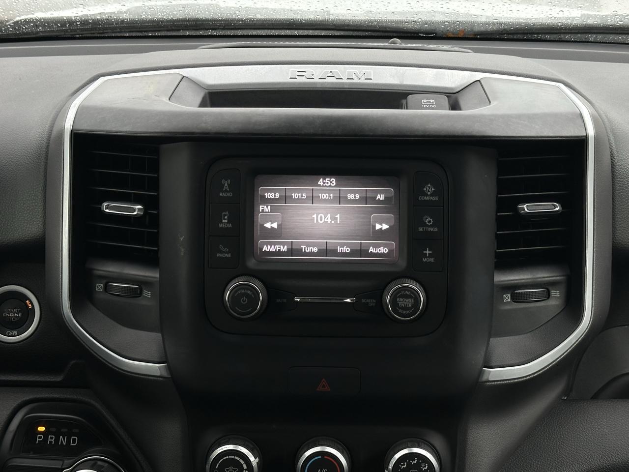 RAM 1500 Big Horn 4x2 Quad Cab 6'4" Box 2022