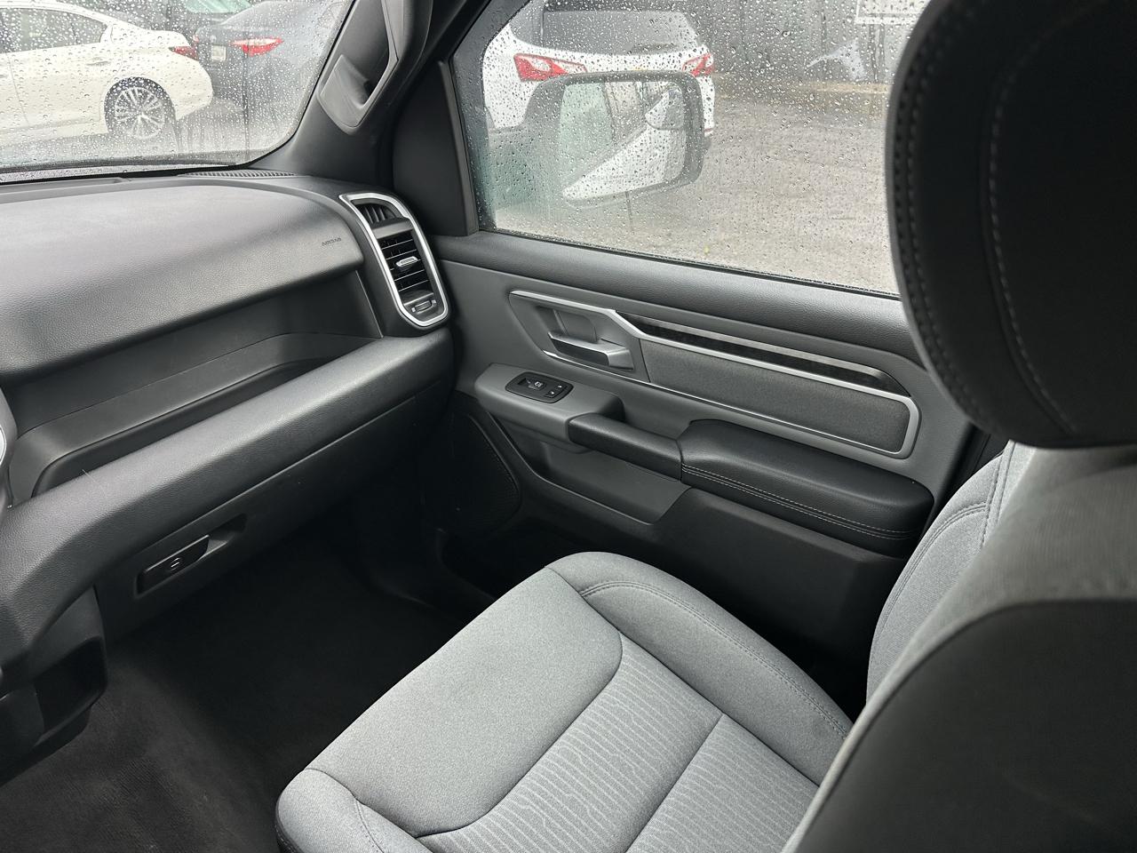 RAM 1500 Big Horn 4x2 Quad Cab 6'4" Box 2022