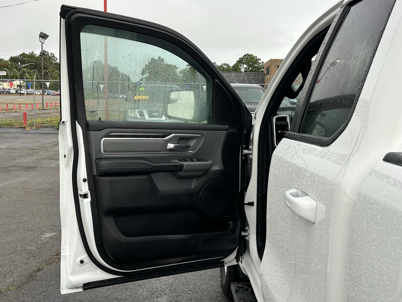 RAM 1500 Big Horn 4x2 Quad Cab 6'4" Box 2022