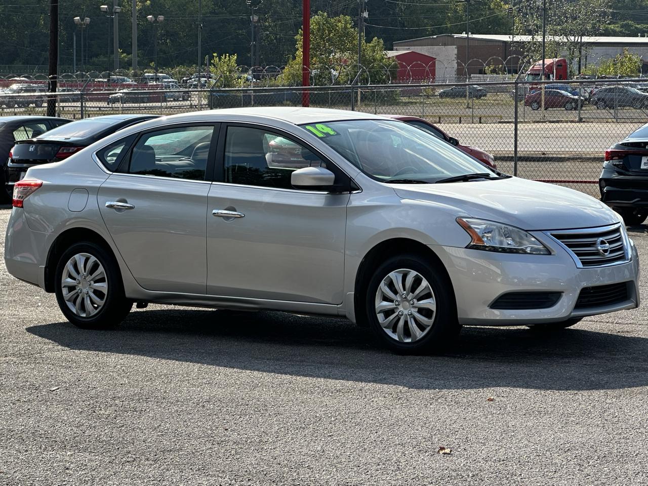 Nissan Sentra 4dr Sdn I4 CVT S 2014