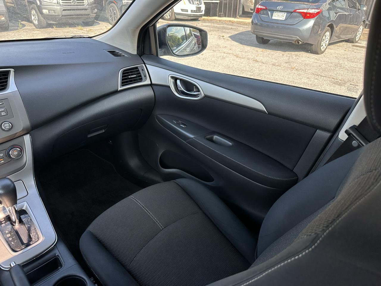 Nissan Sentra 4dr Sdn I4 CVT S 2014