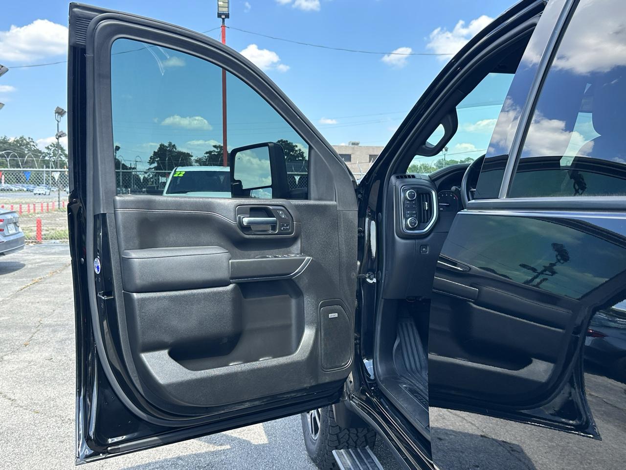 GMC Sierra 2500HD 4WD Crew Cab 159" AT4 2023