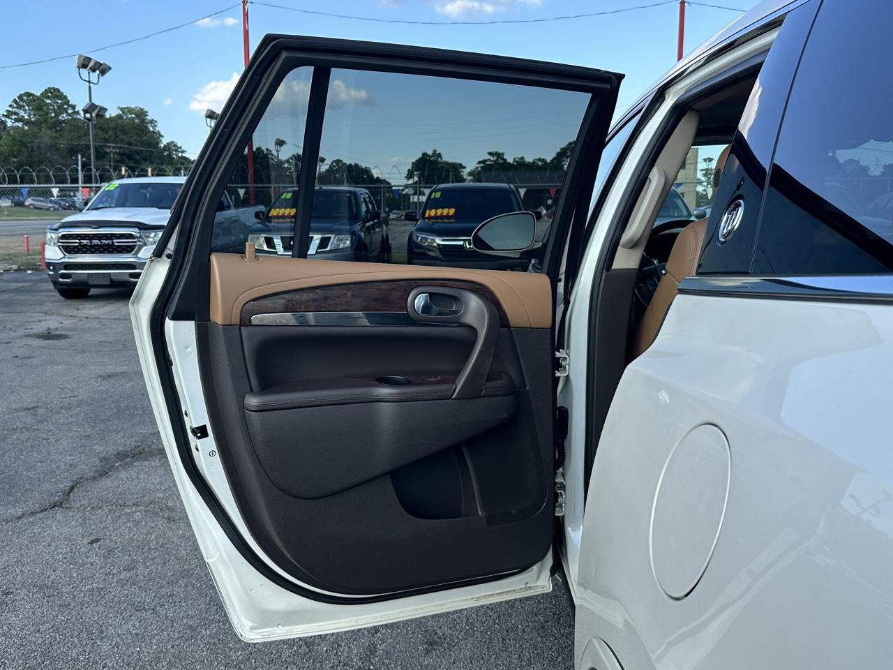Buick Enclave FWD 4dr Leather 2015