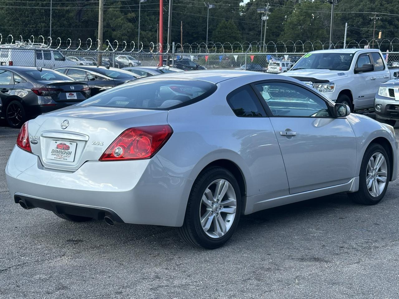 Nissan Altima 2dr Cpe I4 2.5 S 2013