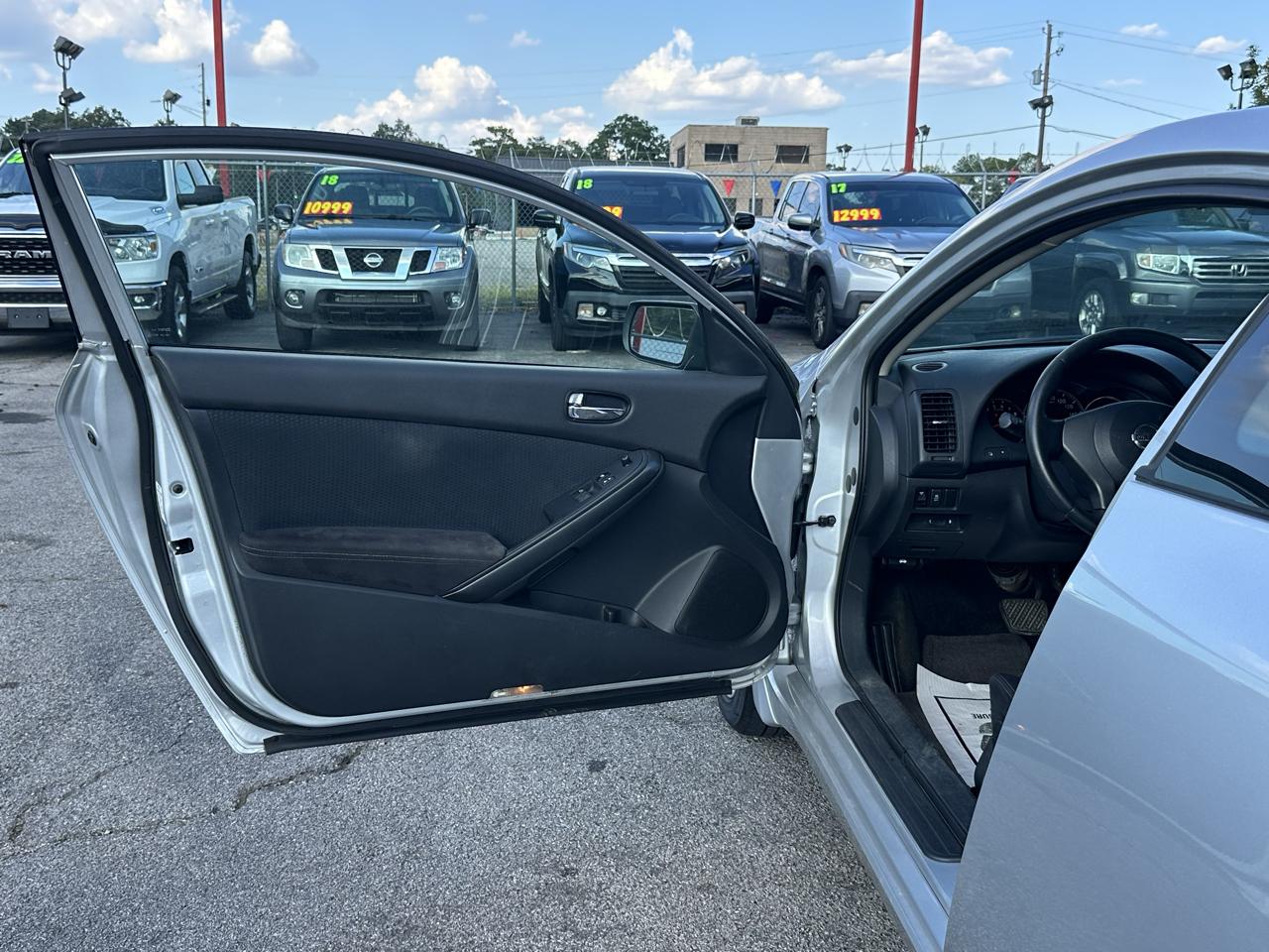 Nissan Altima 2dr Cpe I4 2.5 S 2013