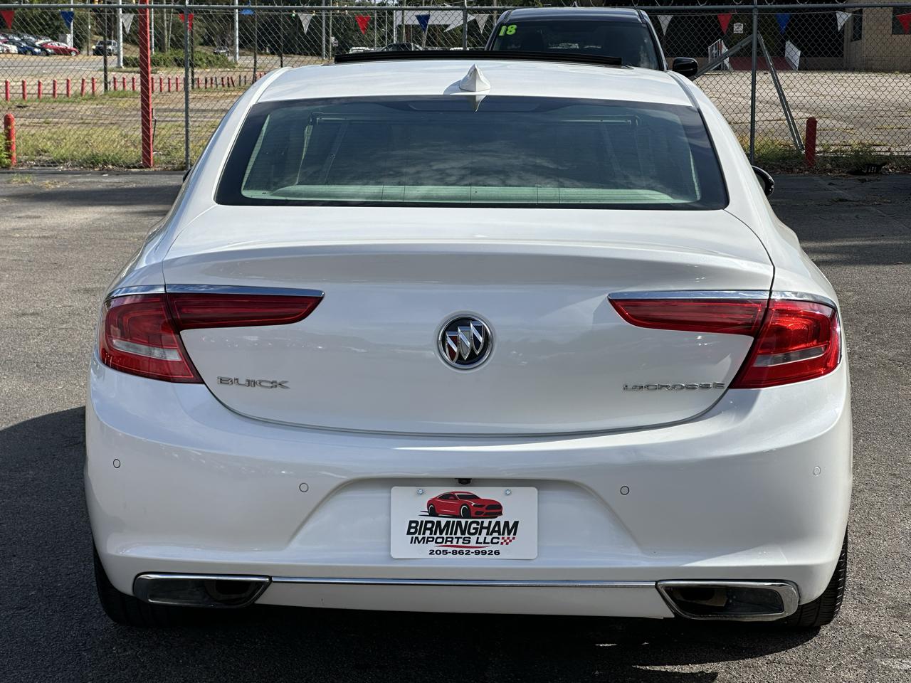 Buick LaCrosse 4dr Sdn Essence FWD 2017