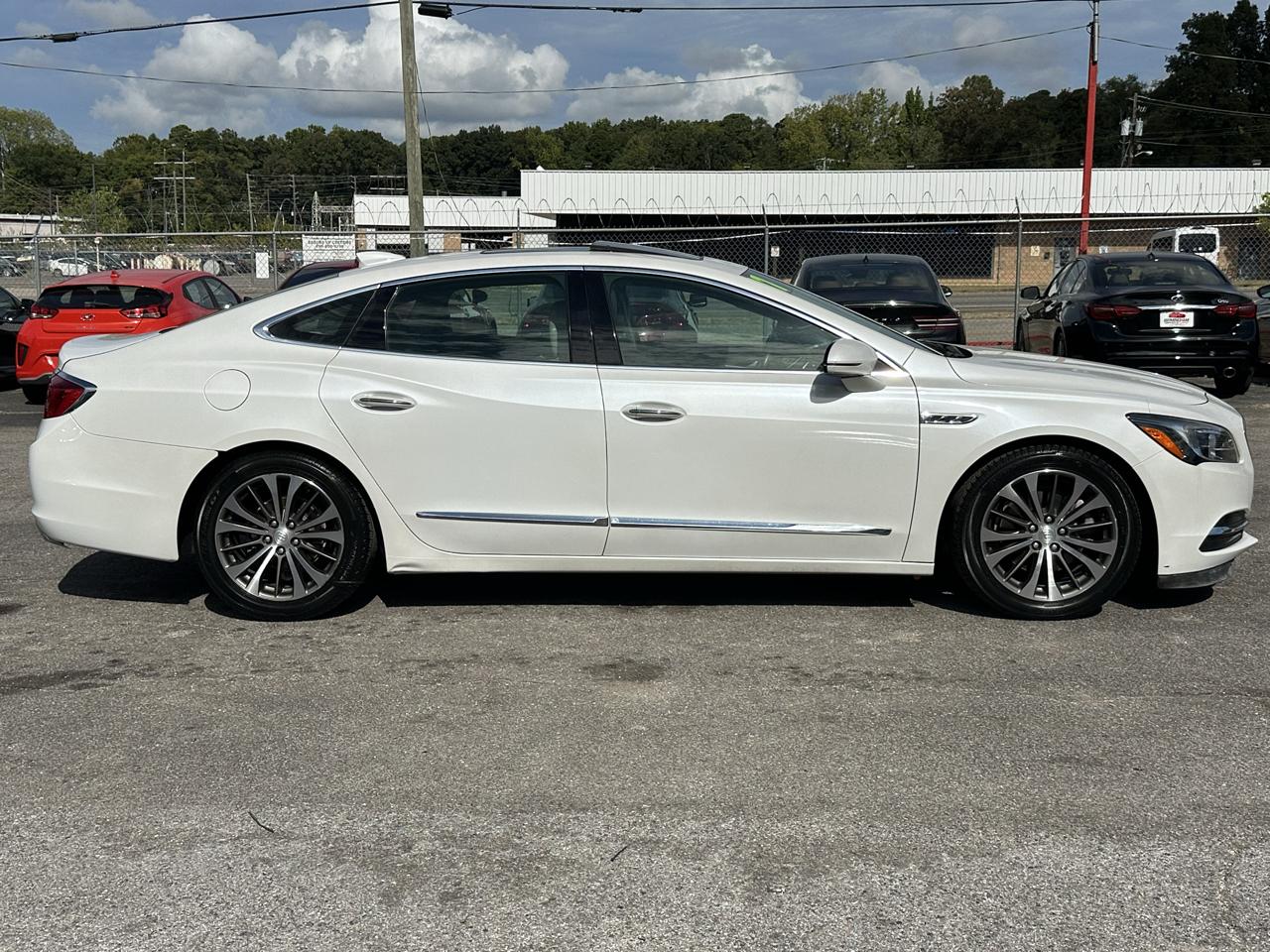Buick LaCrosse 4dr Sdn Essence FWD 2017