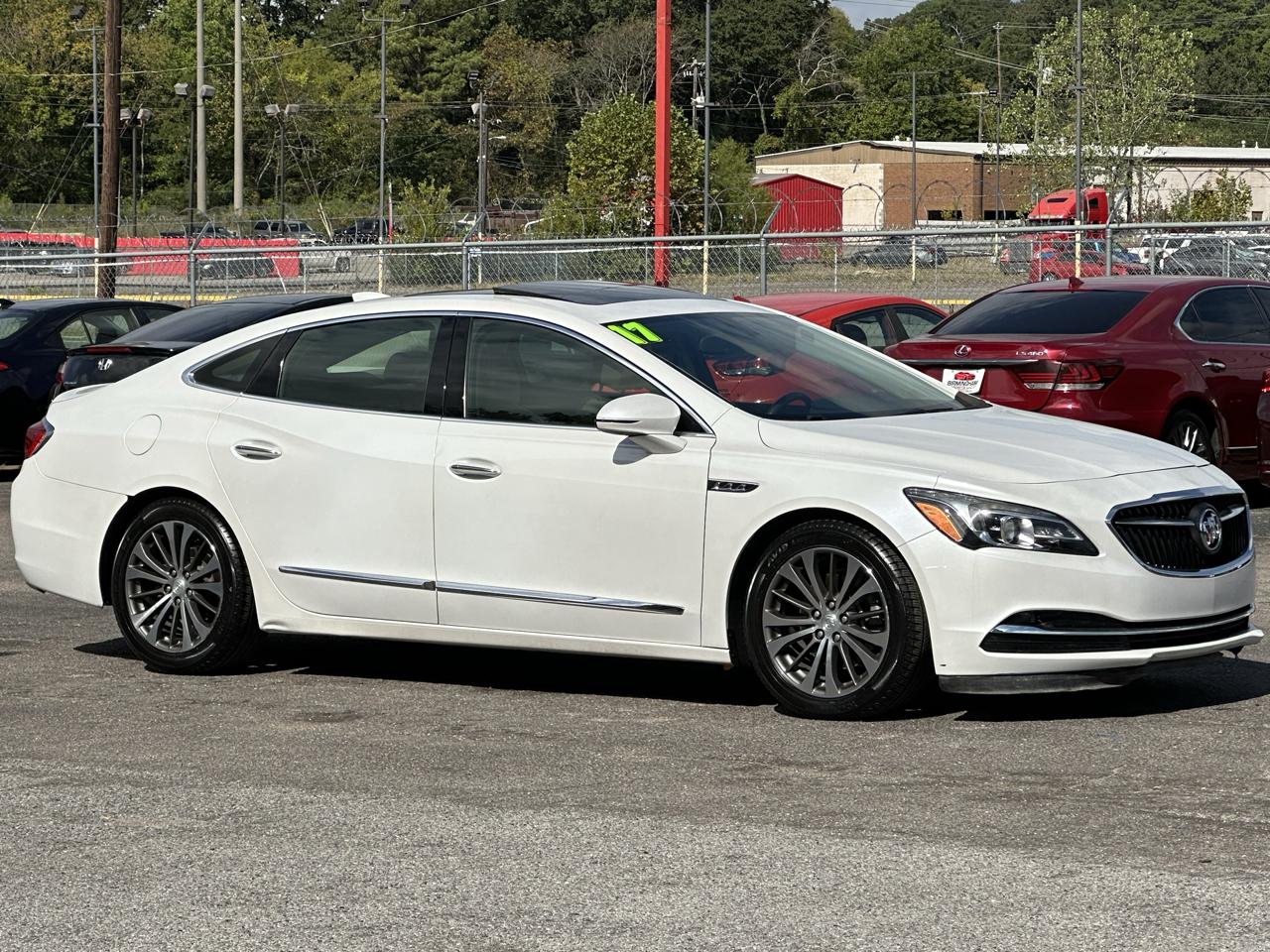 Buick LaCrosse 4dr Sdn Essence FWD 2017