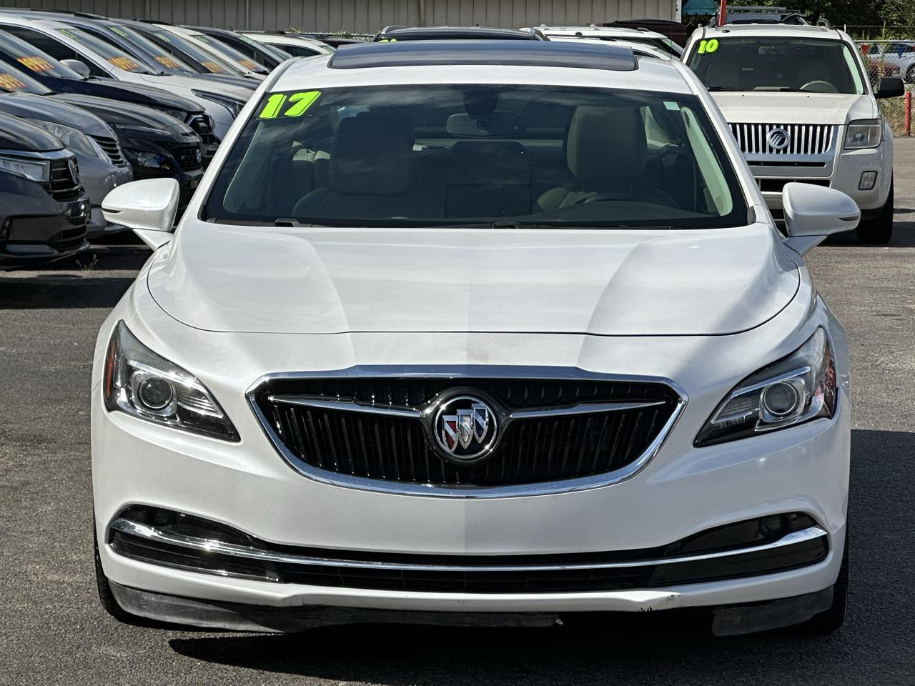 Buick LaCrosse 4dr Sdn Essence FWD 2017