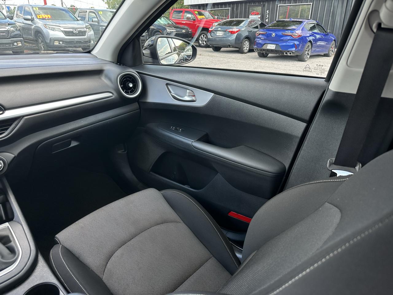 Kia Forte LXS IVT 2024