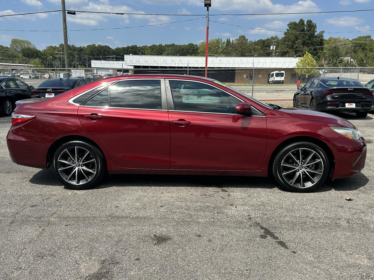 Toyota Camry 4dr Sdn I4 Auto XLE (Natl) 2015