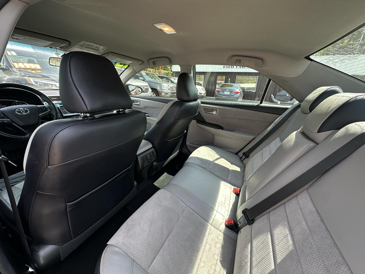 Toyota Camry 4dr Sdn I4 Auto XLE (Natl) 2015