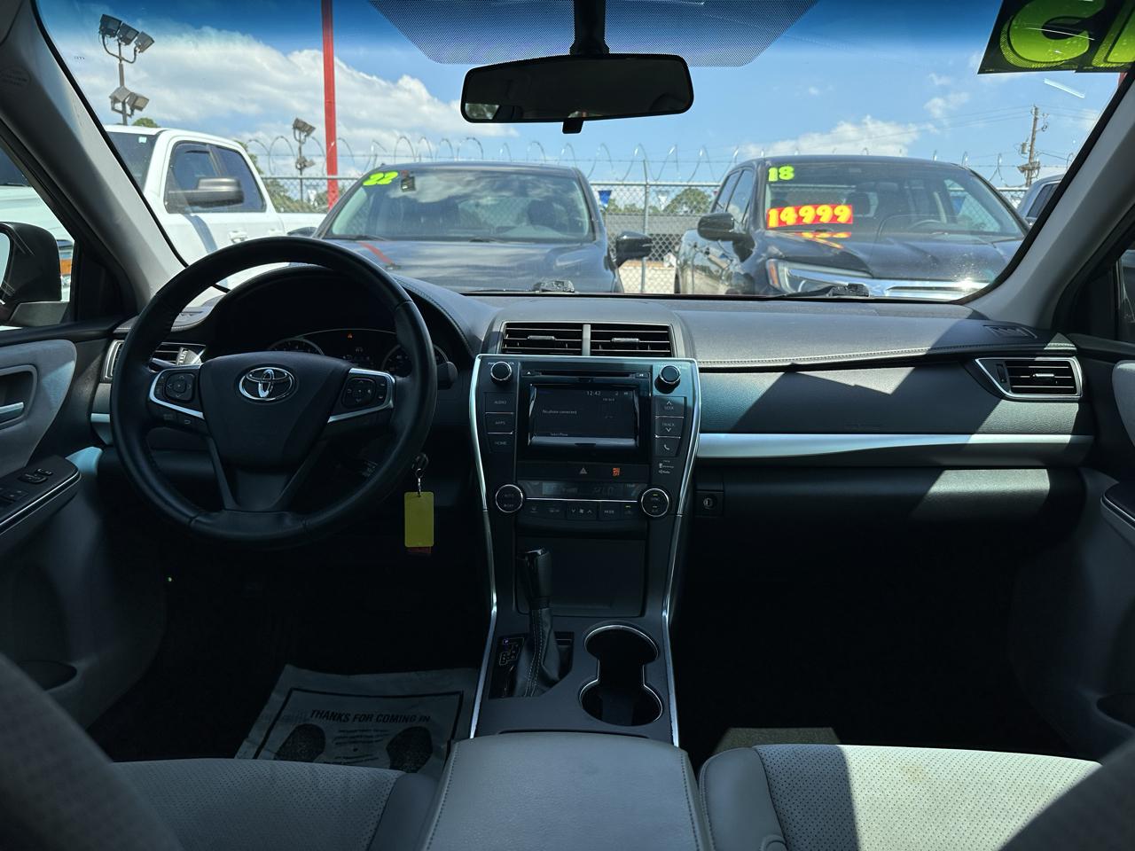 Toyota Camry 4dr Sdn I4 Auto XLE (Natl) 2015