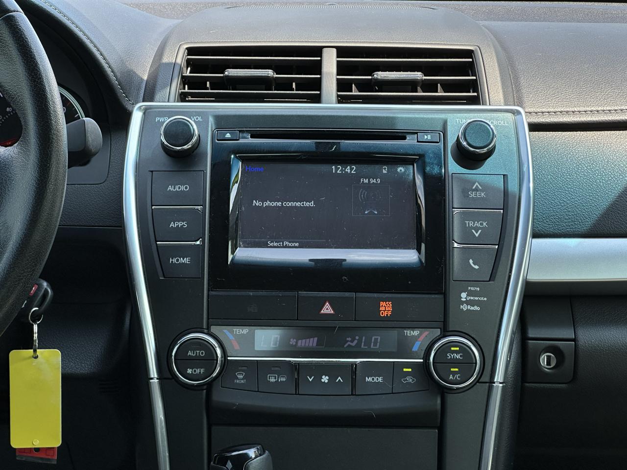 Toyota Camry 4dr Sdn I4 Auto XLE (Natl) 2015