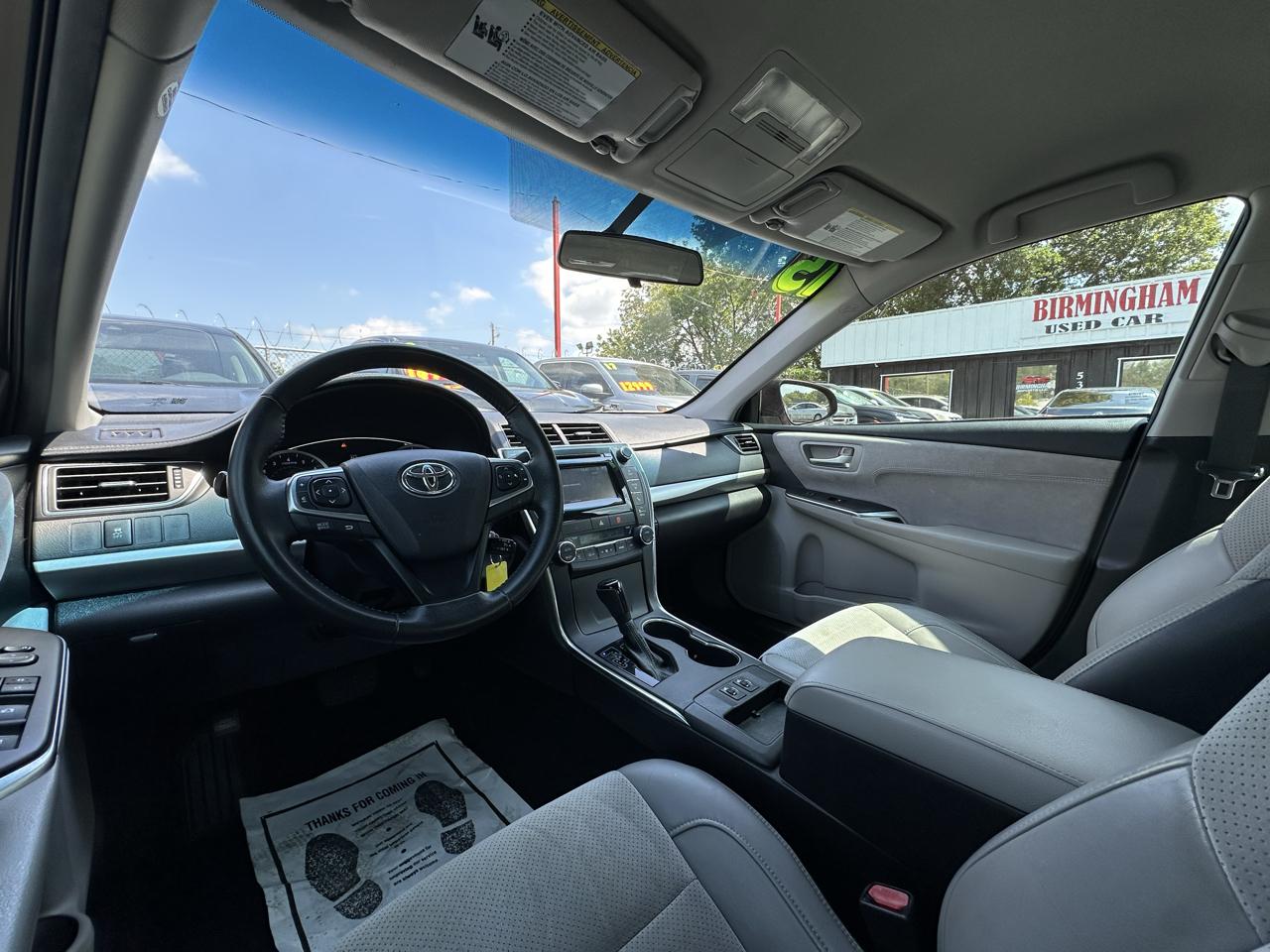 Toyota Camry 4dr Sdn I4 Auto XLE (Natl) 2015