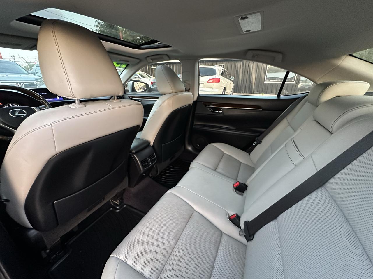 Lexus ES 350 4dr Sdn 2015