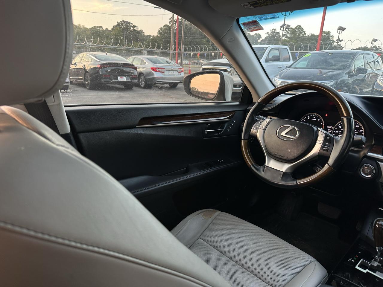 Lexus ES 350 4dr Sdn 2015