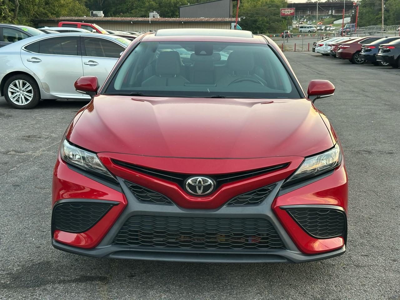 Toyota Camry SE Auto (Natl) 2021