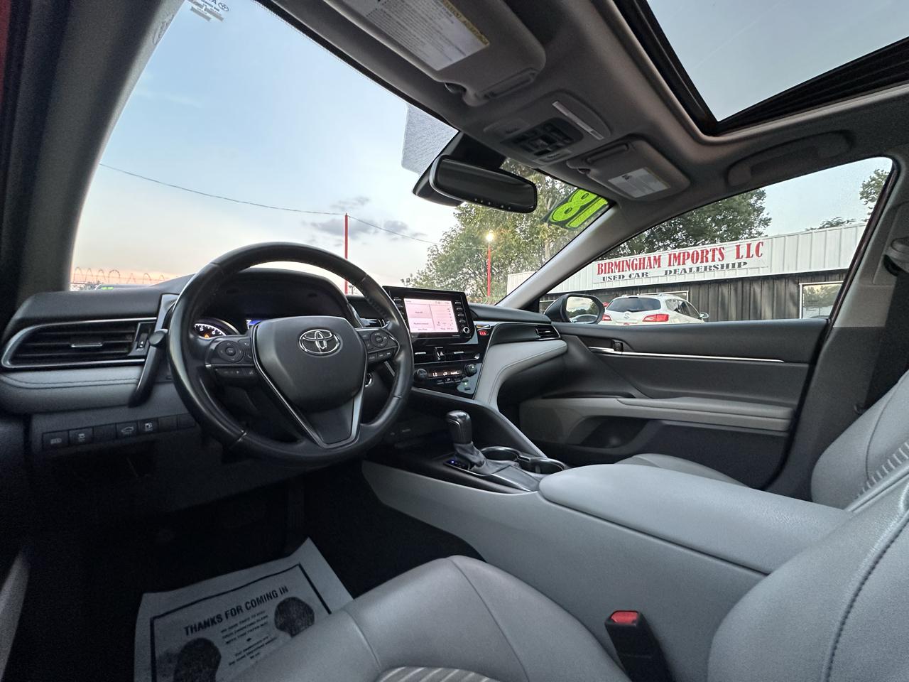 Toyota Camry SE Auto (Natl) 2021