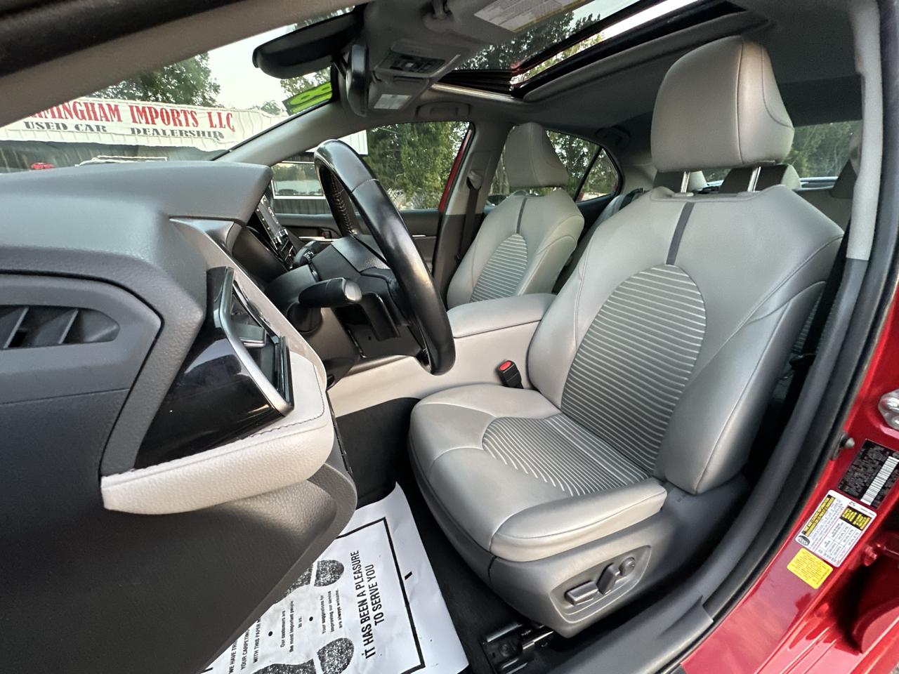 Toyota Camry SE Auto (Natl) 2021