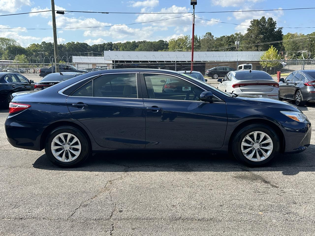Toyota Camry 4dr Sdn I4 Auto XLE (Natl) 2015