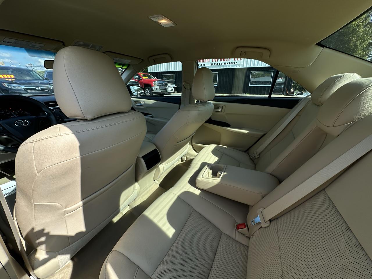 Toyota Camry 4dr Sdn I4 Auto XLE (Natl) 2015