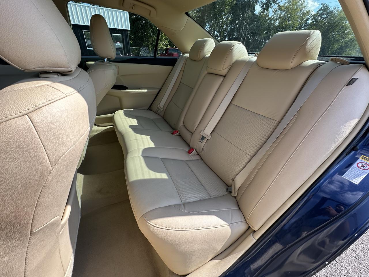Toyota Camry 4dr Sdn I4 Auto XLE (Natl) 2015