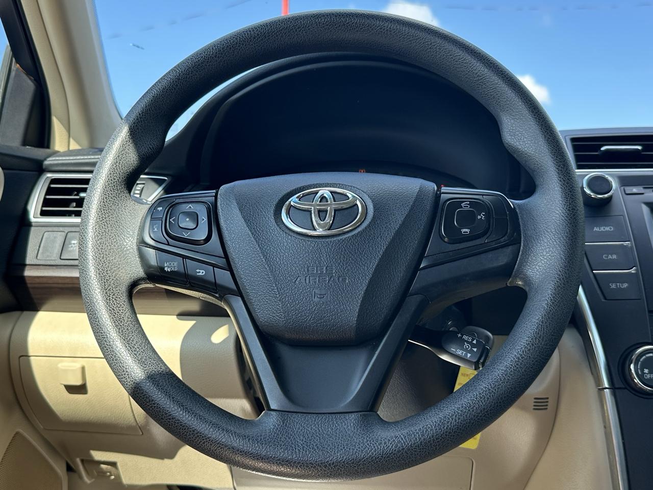 Toyota Camry 4dr Sdn I4 Auto XLE (Natl) 2015