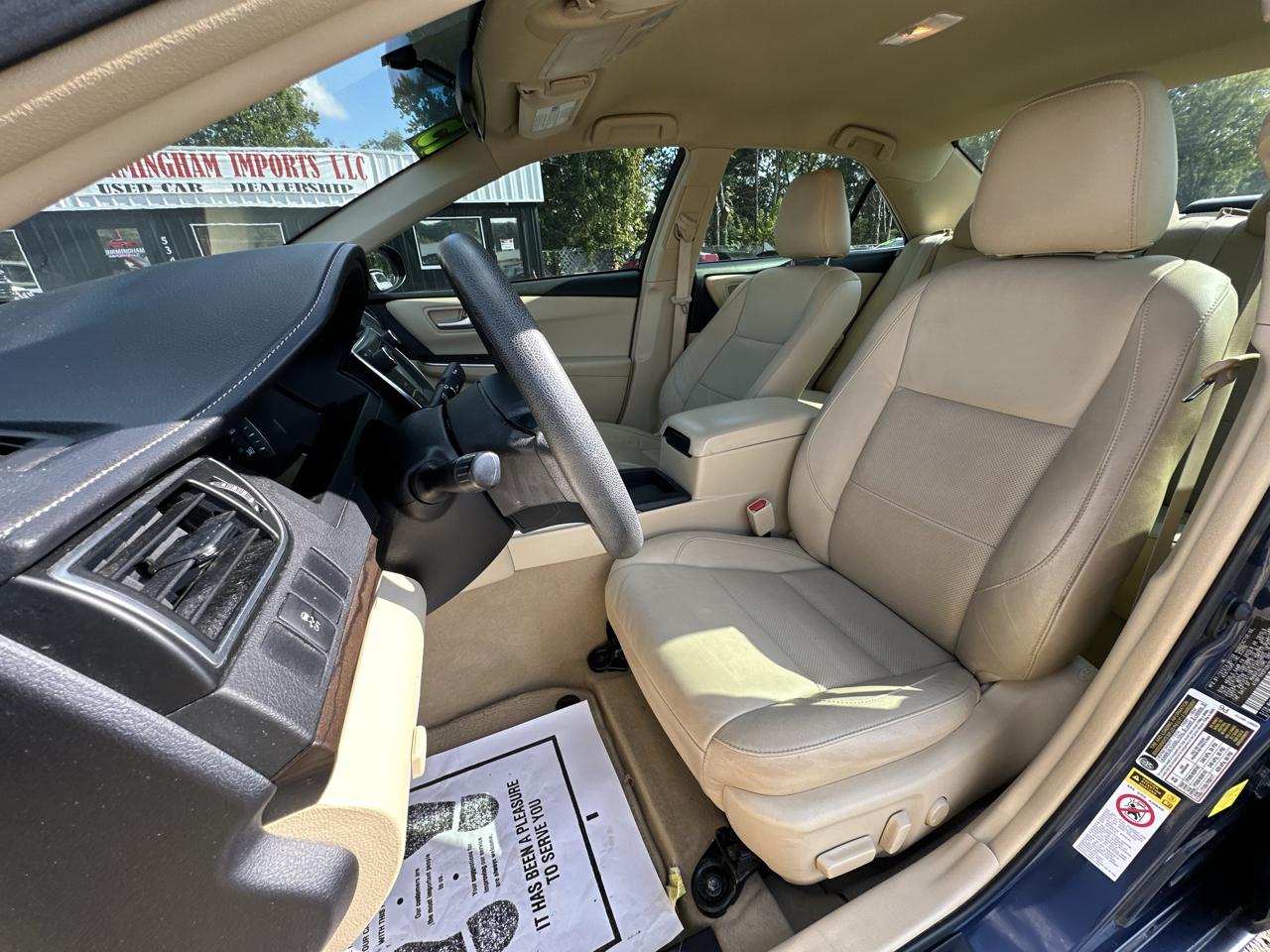 Toyota Camry 4dr Sdn I4 Auto XLE (Natl) 2015