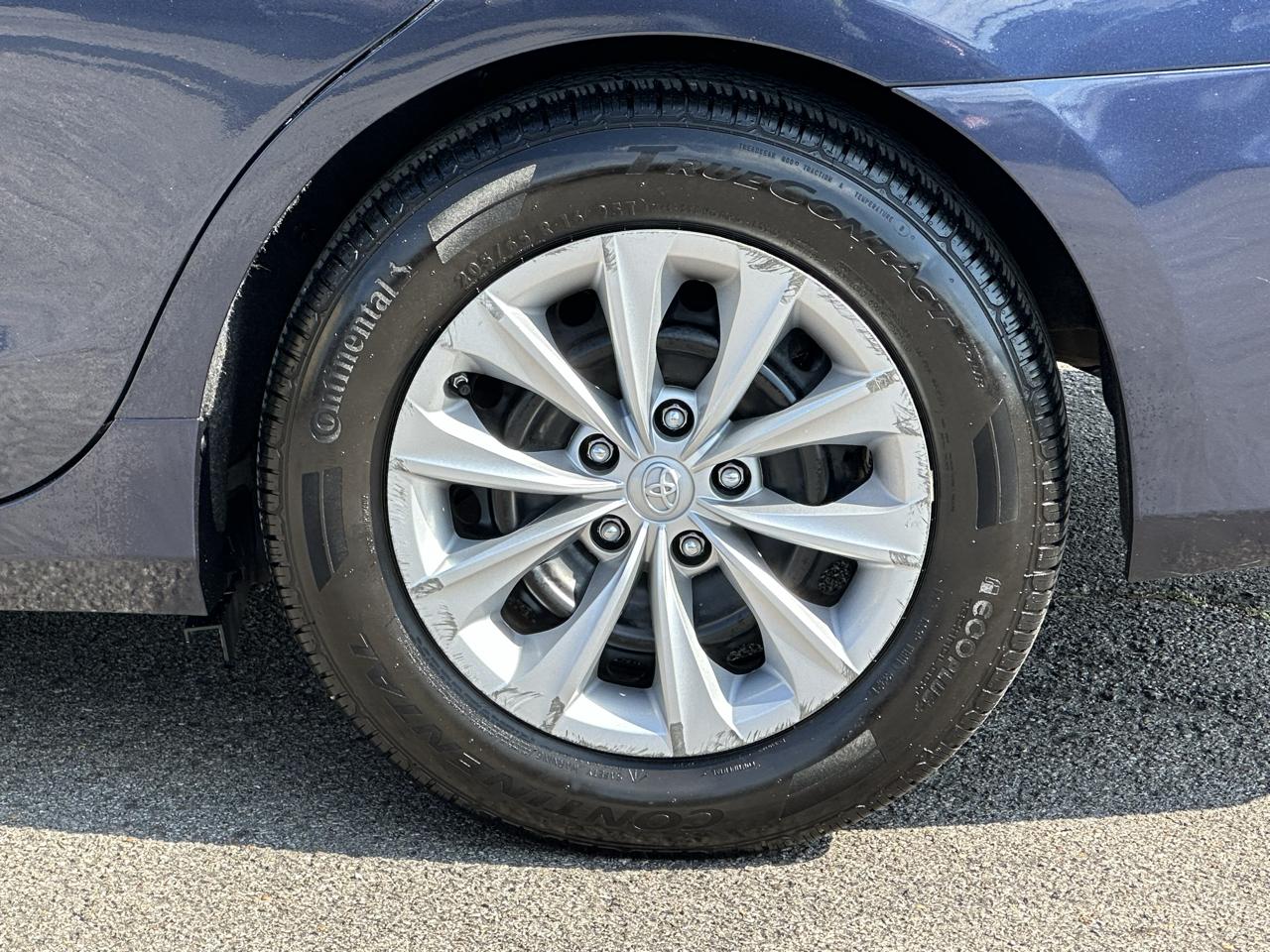 Toyota Camry 4dr Sdn I4 Auto XLE (Natl) 2015