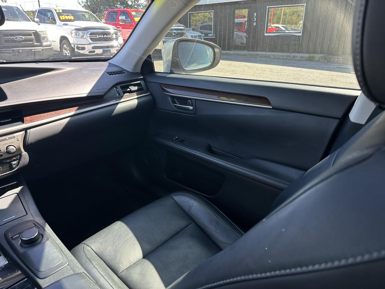Lexus ES 350 4dr Sdn 2013