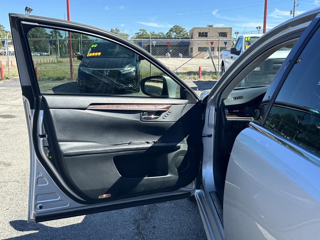 Lexus ES 350 4dr Sdn 2013