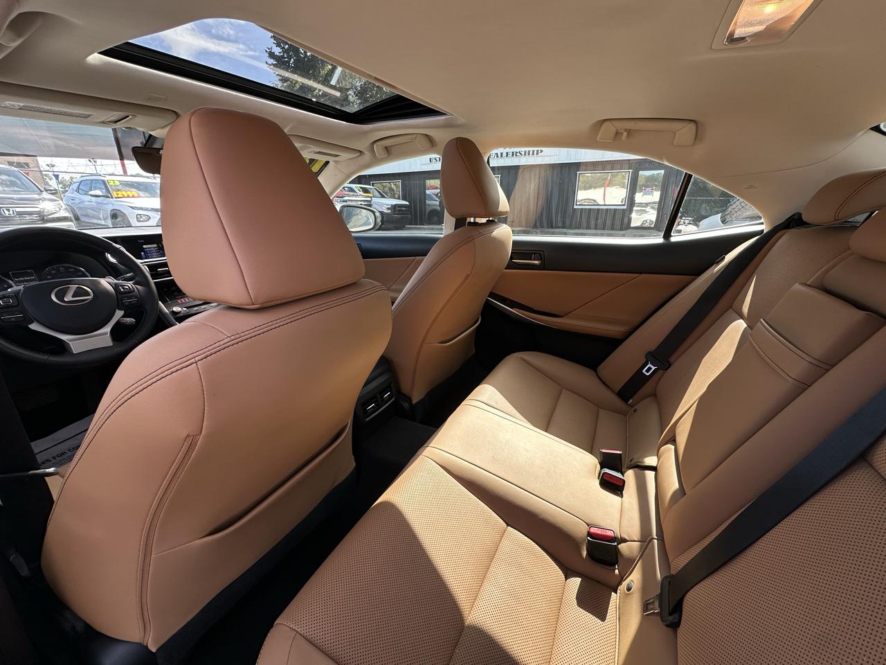 Lexus IS IS 300 RWD 2018