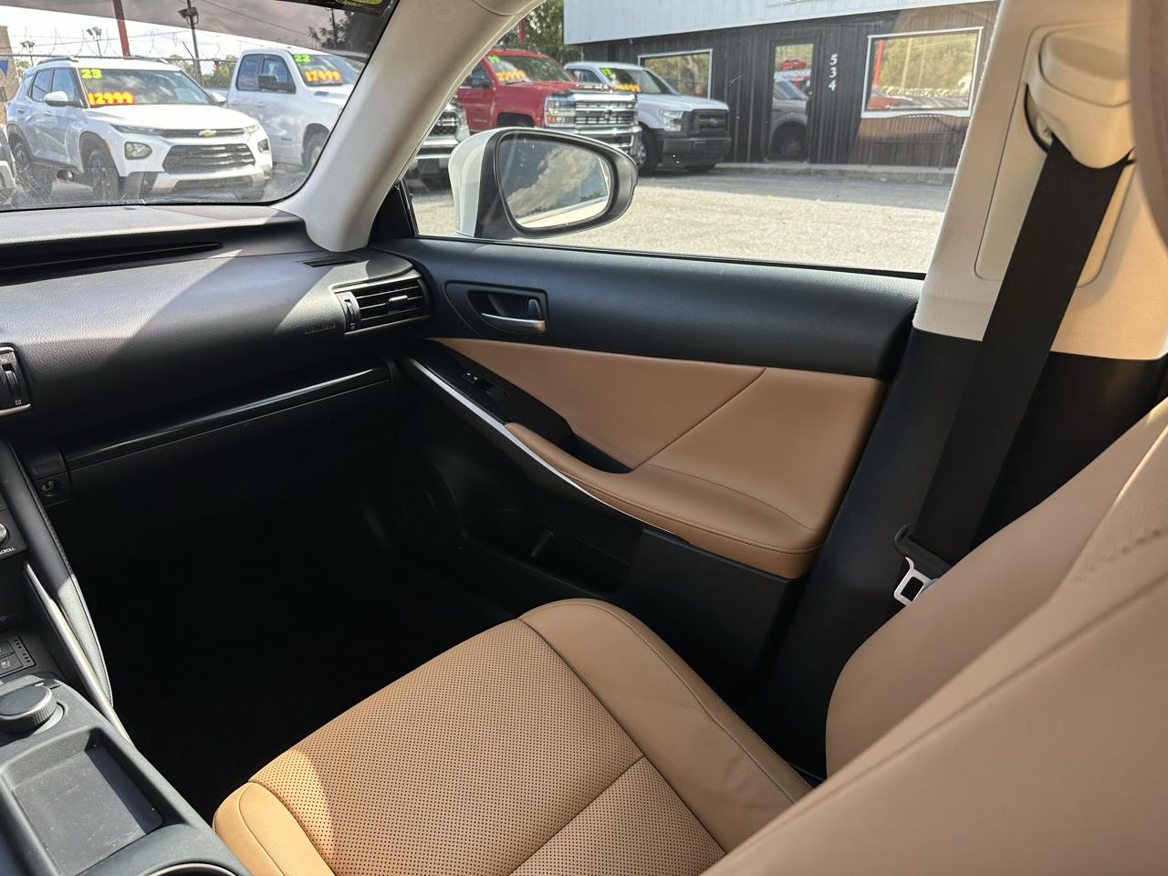 Lexus IS IS 300 RWD 2018