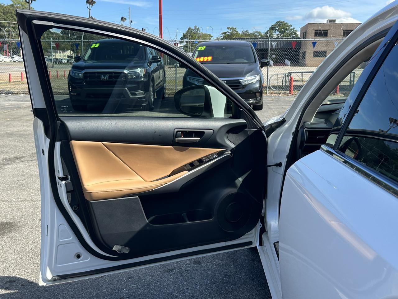 Lexus IS IS 300 RWD 2018