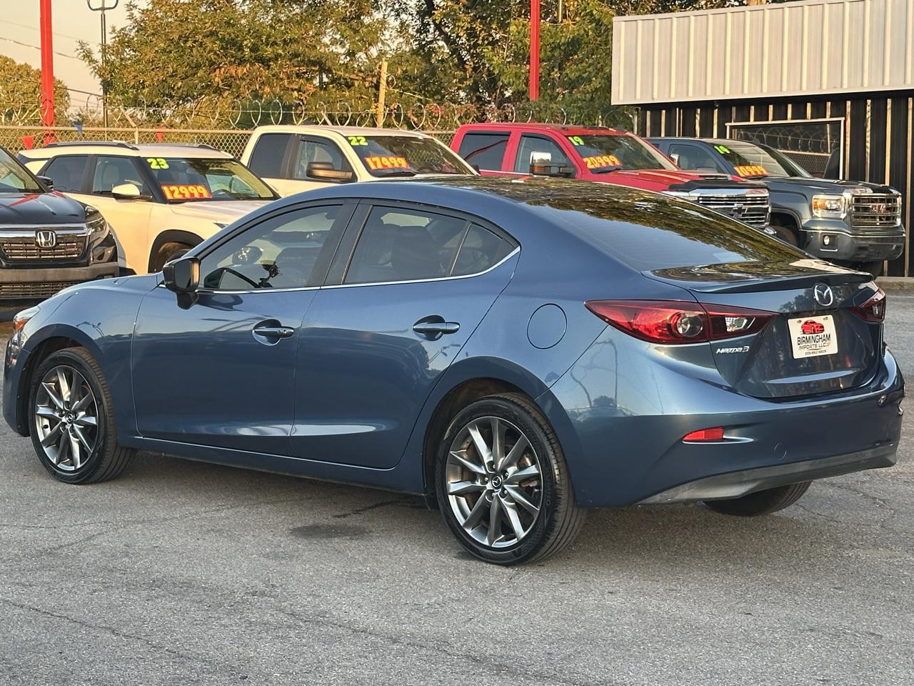 Mazda Mazda3 4-Door Touring Auto 2018