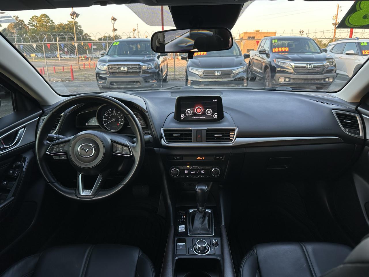 Mazda Mazda3 4-Door Touring Auto 2018