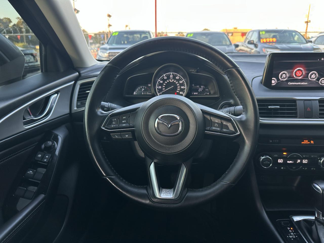 Mazda Mazda3 4-Door Touring Auto 2018