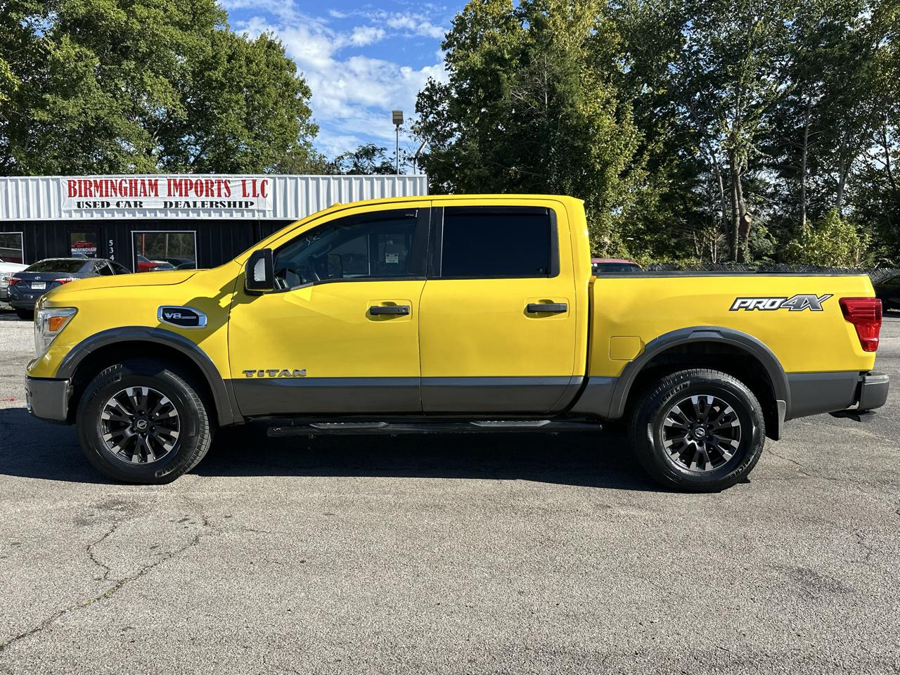 Nissan Titan 4x4 Crew Cab PRO-4X 2017