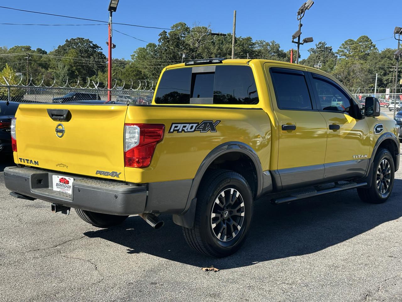 Nissan Titan 4x4 Crew Cab PRO-4X 2017