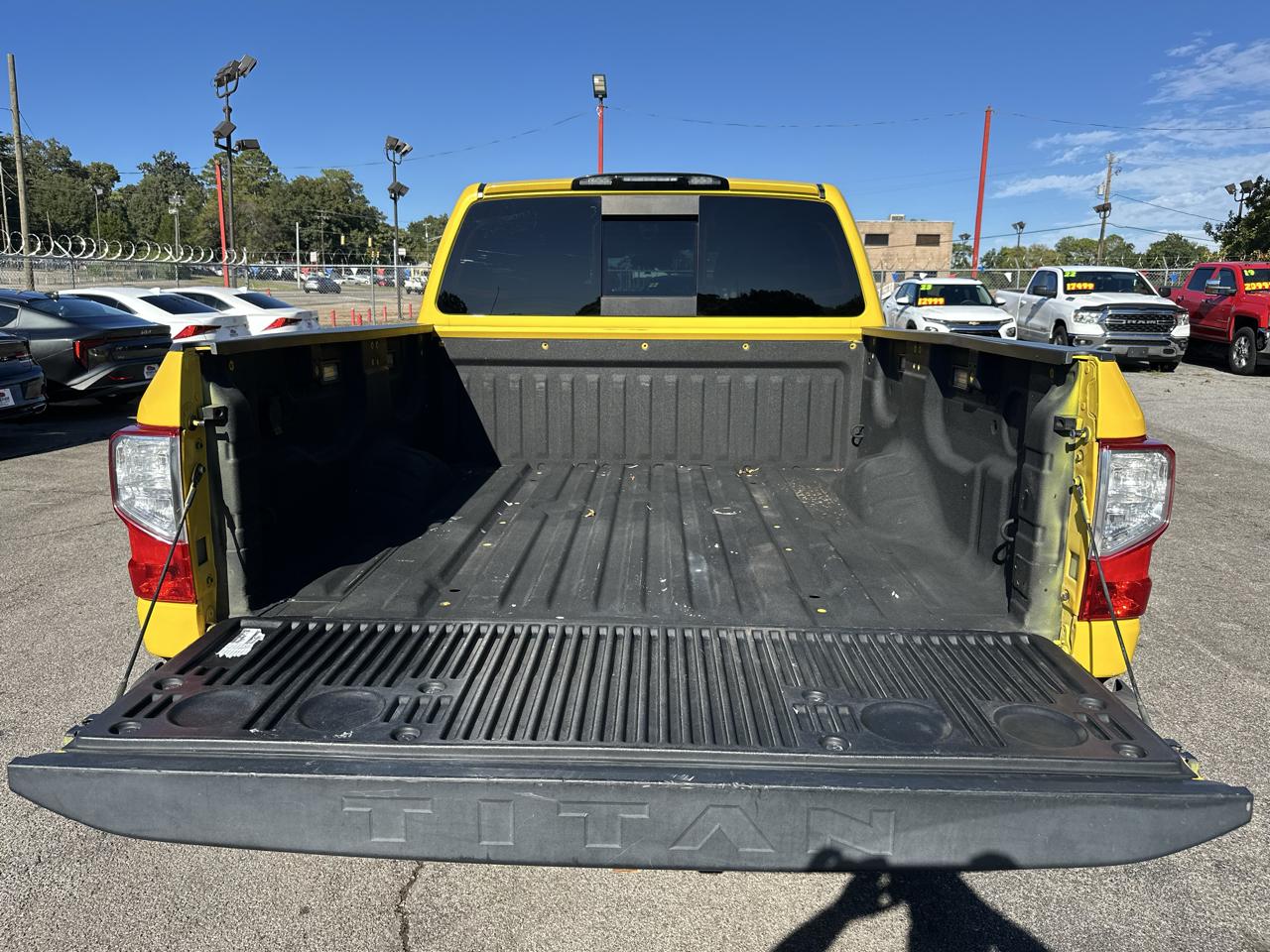 Nissan Titan 4x4 Crew Cab PRO-4X 2017