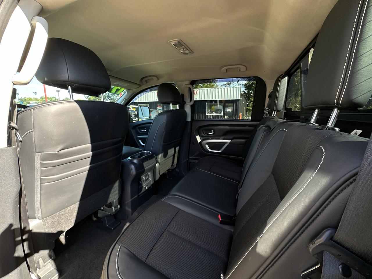 Nissan Titan 4x4 Crew Cab PRO-4X 2017
