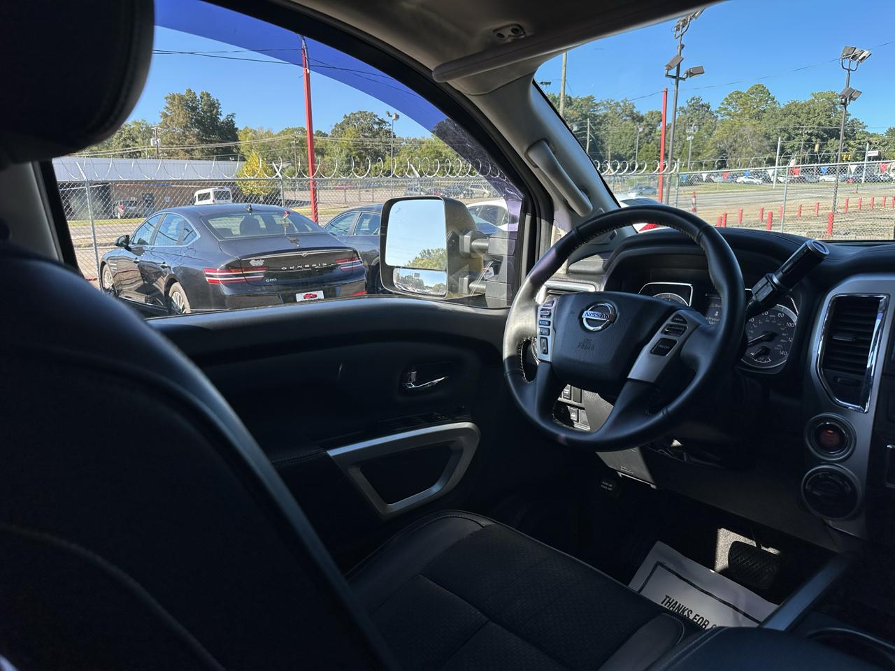 Nissan Titan 4x4 Crew Cab PRO-4X 2017
