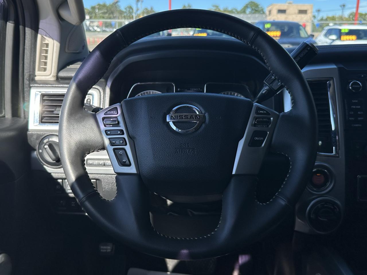 Nissan Titan 4x4 Crew Cab PRO-4X 2017